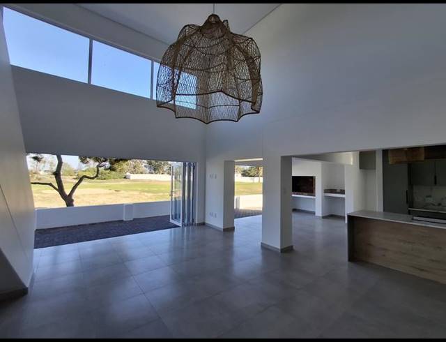 4 BEDROOM HOUSE FOR SALE IN SHELLEY POINT